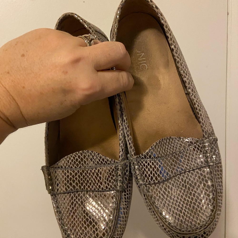 Vionic Women's Metallic Snakeskin Loafers - Picture 3 of 4
